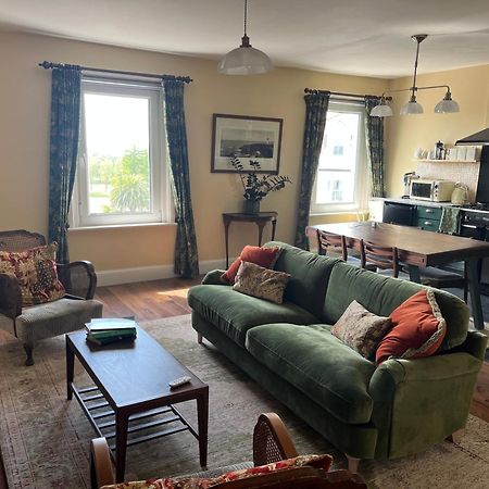 Southsea, Portsmouth - Two Bedroom Apartment - Newly Refurbished Throughout - Treetop Sea Views Exterior photo